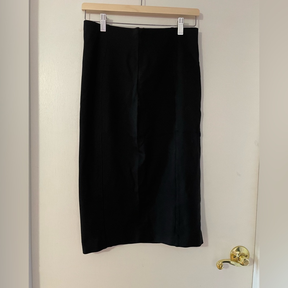Vince women black skirt, size 4